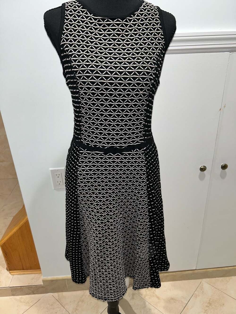 Knit Sleeveless Dress Black White Geometric Fit And Flare